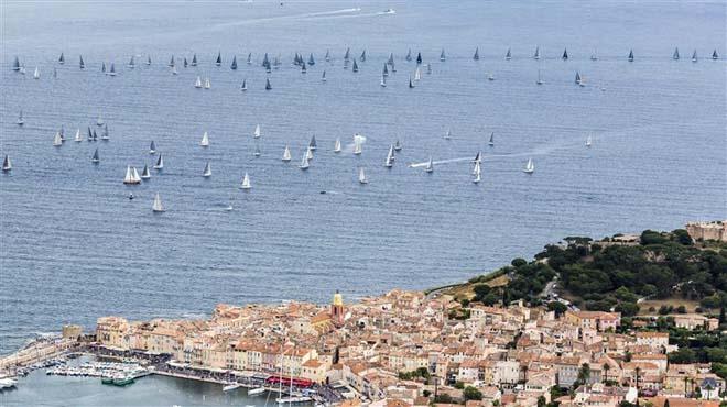 The first race in the Inshore Series at 2014 Giraglia Rolex Cup gets underway off Saint-Tropez ©  Rolex / Carlo Borlenghi http://www.carloborlenghi.net
